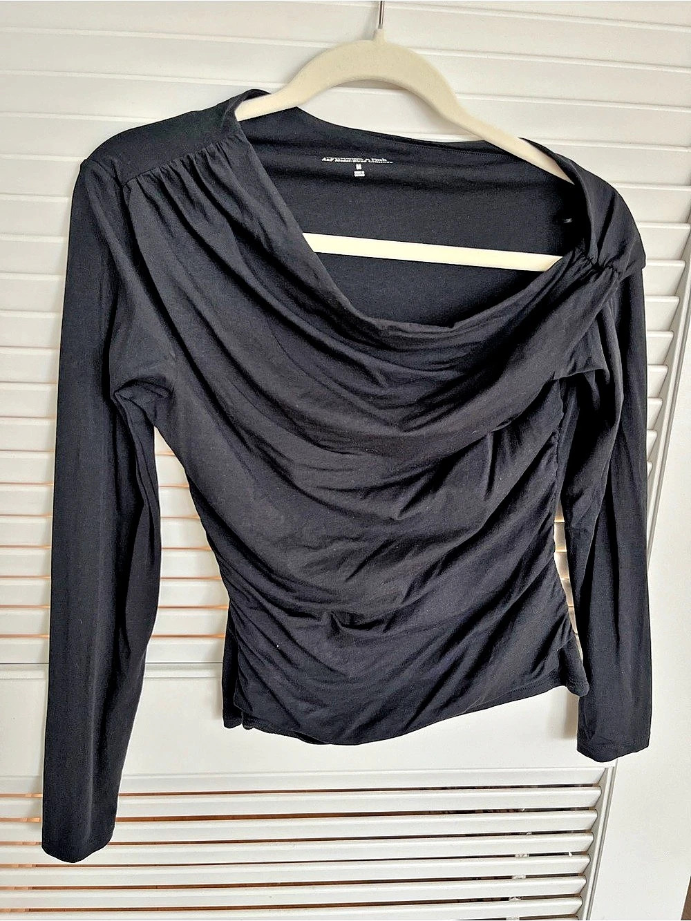 Abercrombie & Fitch Long-Sleeve Asymmetrical Twist Top Black Medium